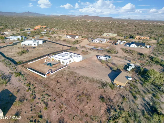 $899,000 | 25937 Ravina Lane, Morristown, AZ 85342