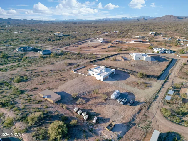 $899,000 | 25937 Ravina Lane, Morristown, AZ 85342