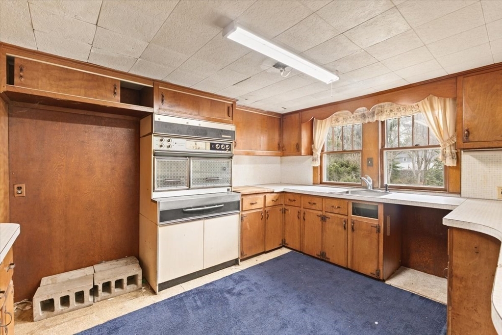 57 Onset Avenue Wareham, MA 02532 - Photo 14 of 32