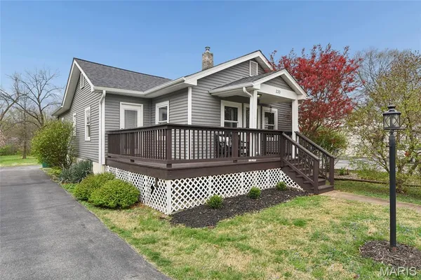 $349,500 | 220 Chestnut Avenue, Webster Groves, MO 63119