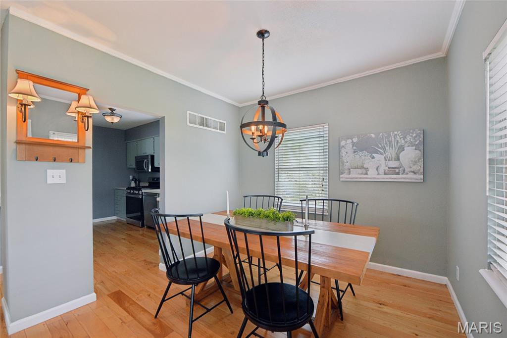 220 Chestnut Avenue Webster Groves, MO 63119 - Photo 3 of 33