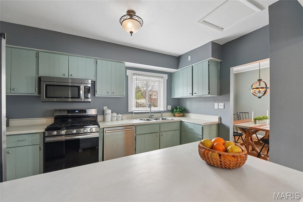 220 Chestnut Avenue Webster Groves, MO 63119 - Photo 7 of 33