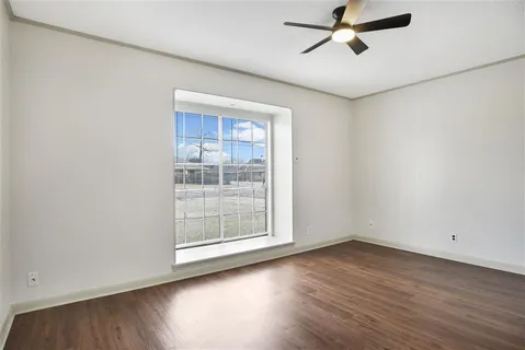 $290,000 | 4948 East St Charles Avenue, Lake Charles, LA 70605