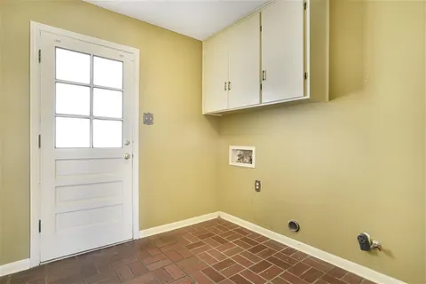 $290,000 | 4948 East St Charles Avenue, Lake Charles, LA 70605