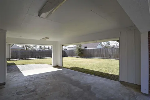 $290,000 | 4948 East St Charles Avenue, Lake Charles, LA 70605