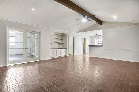 $290,000 | 4948 East St Charles Avenue, Lake Charles, LA 70605