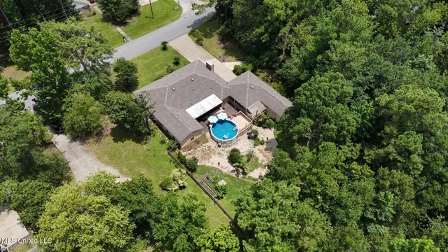 $329,900 | 8327 Kahala Drive, Diamondhead, MS 39525