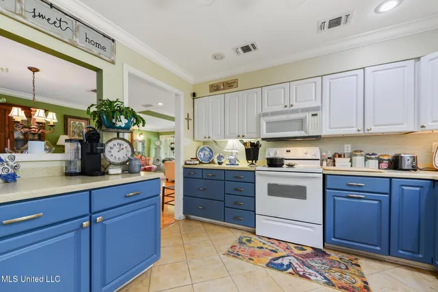 $329,900 | 8327 Kahala Drive, Diamondhead, MS 39525