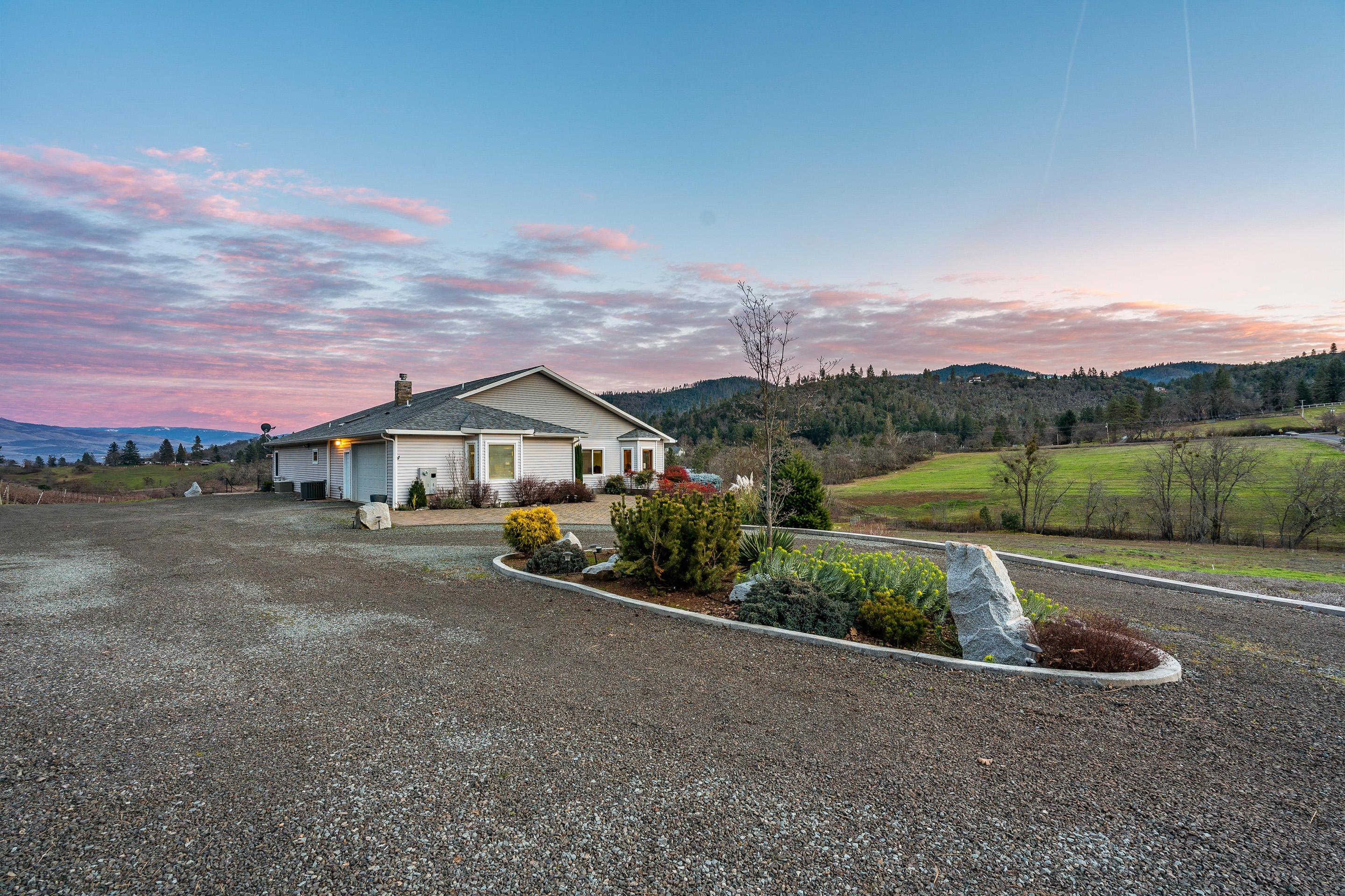 3578 Pioneer Road Medford, OR 97501 - Photo 34 of 46 Copy of 0 (48)