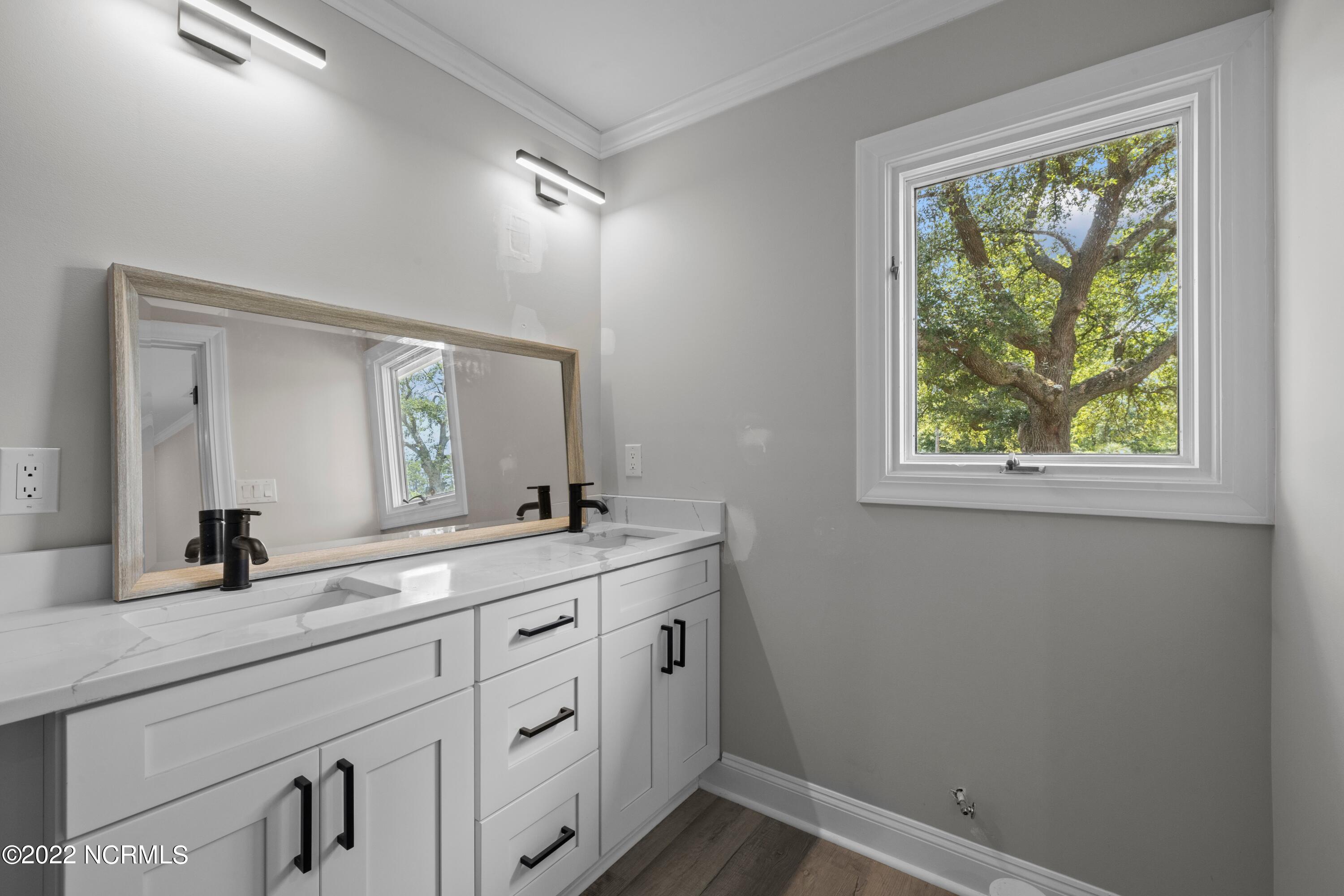 105 Ricky Lane Newport, NC 28570 - Photo 22 of 57 Master Bath
