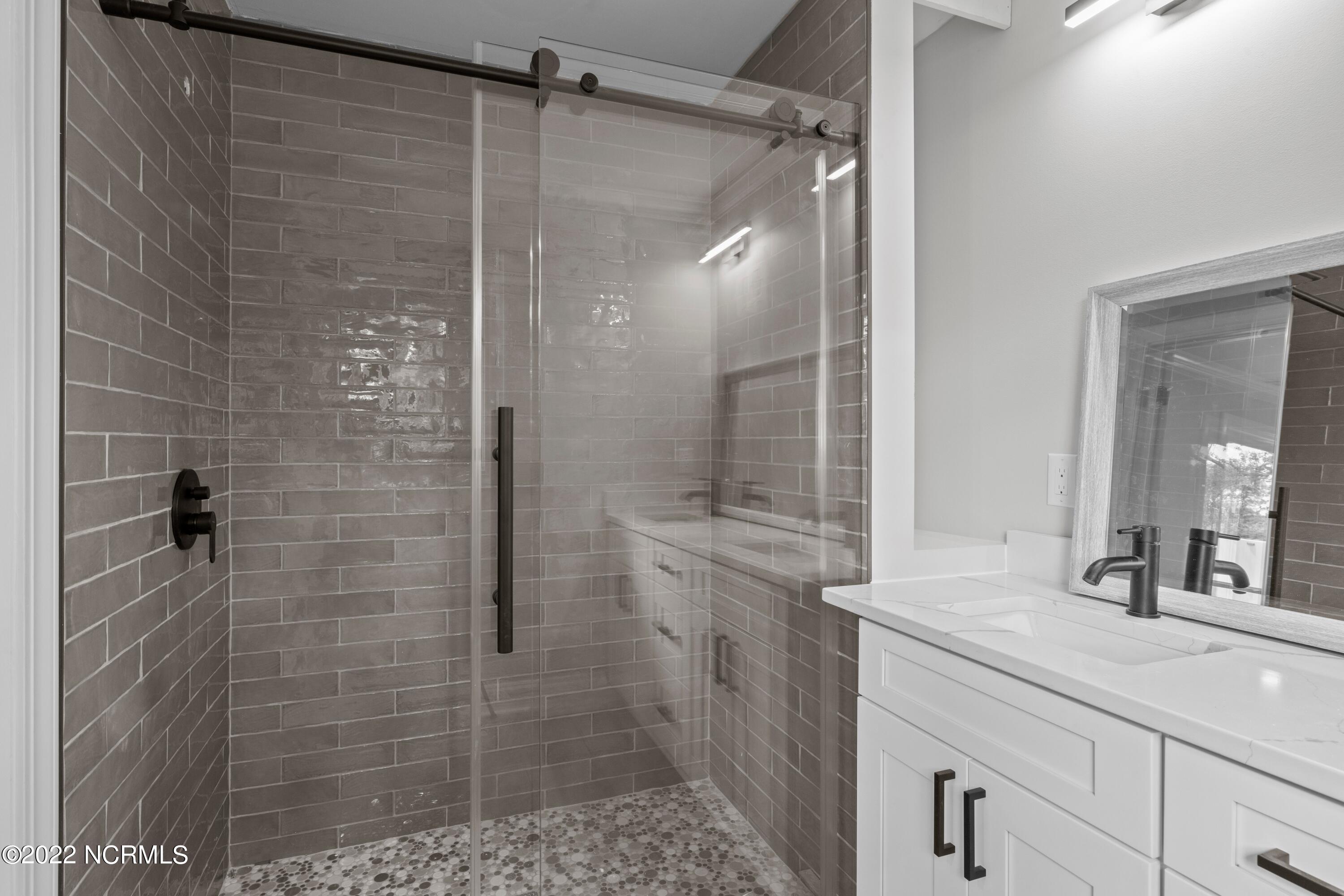 105 Ricky Lane Newport, NC 28570 - Photo 23 of 57 Master Bath