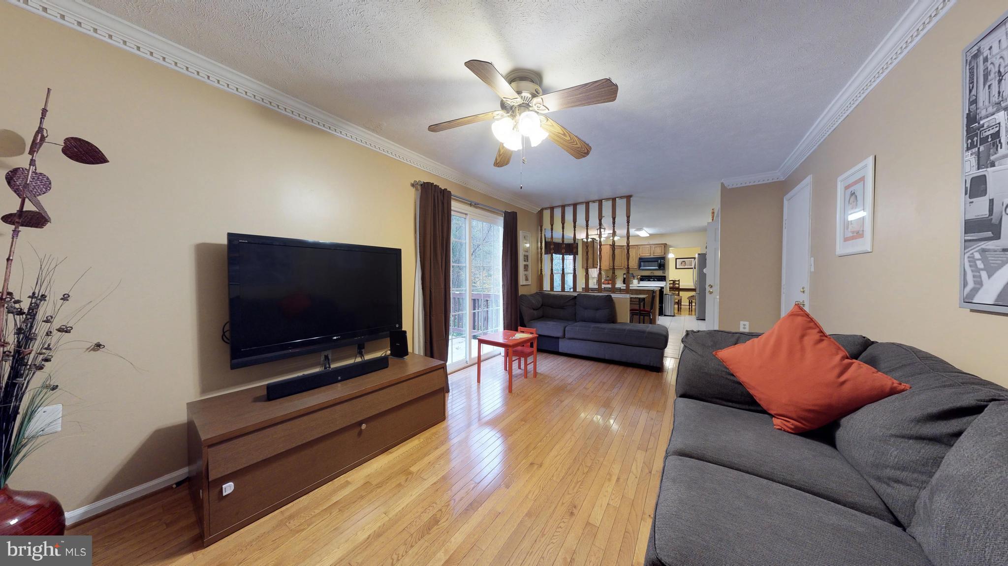 10481 Labrador Loop Manassas, VA 20112 - Photo 5 of 28 Family Room