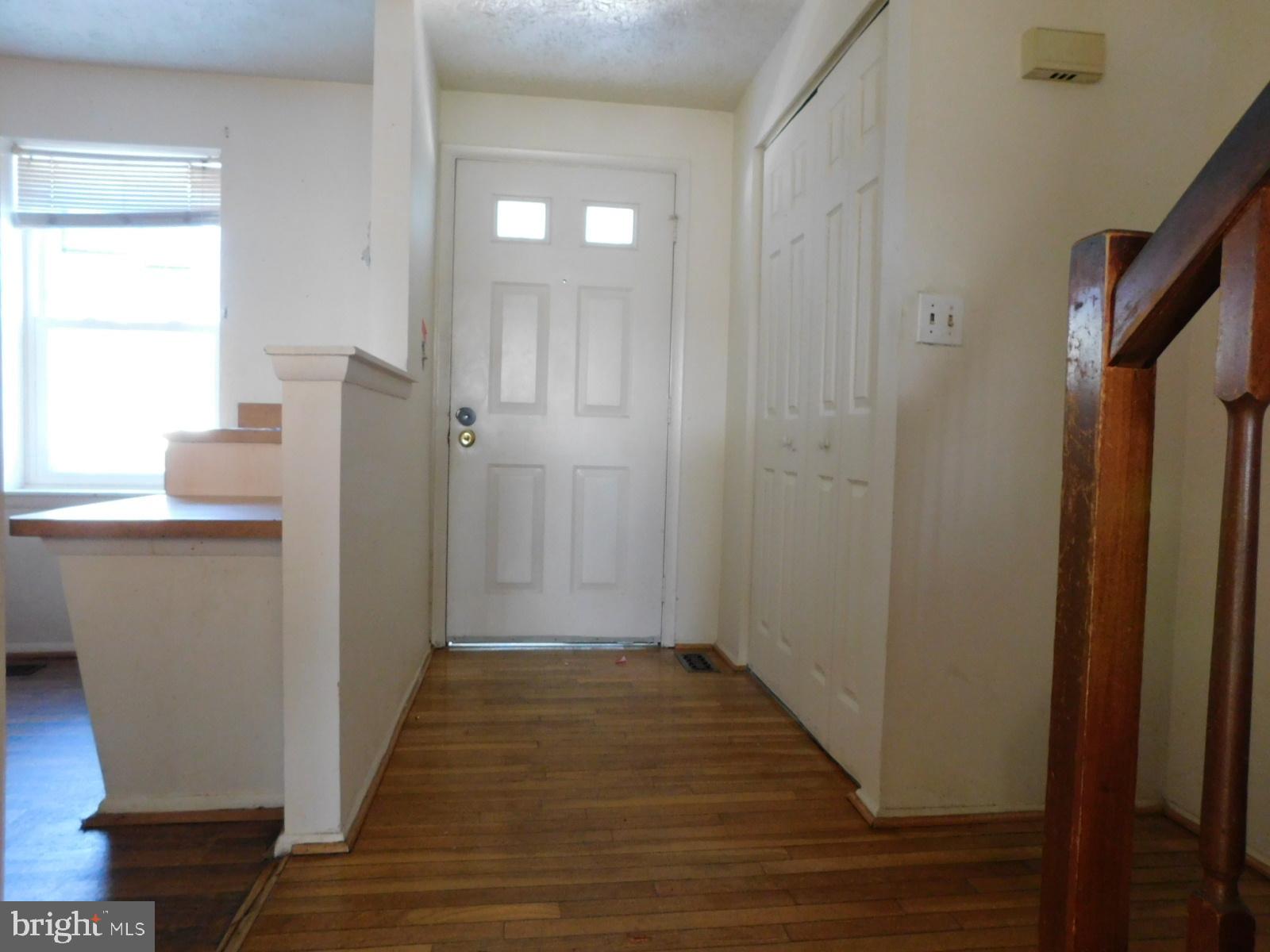12524 Cross Ridge Way Germantown, MD 20874 - Photo 2 of 16 Foyer