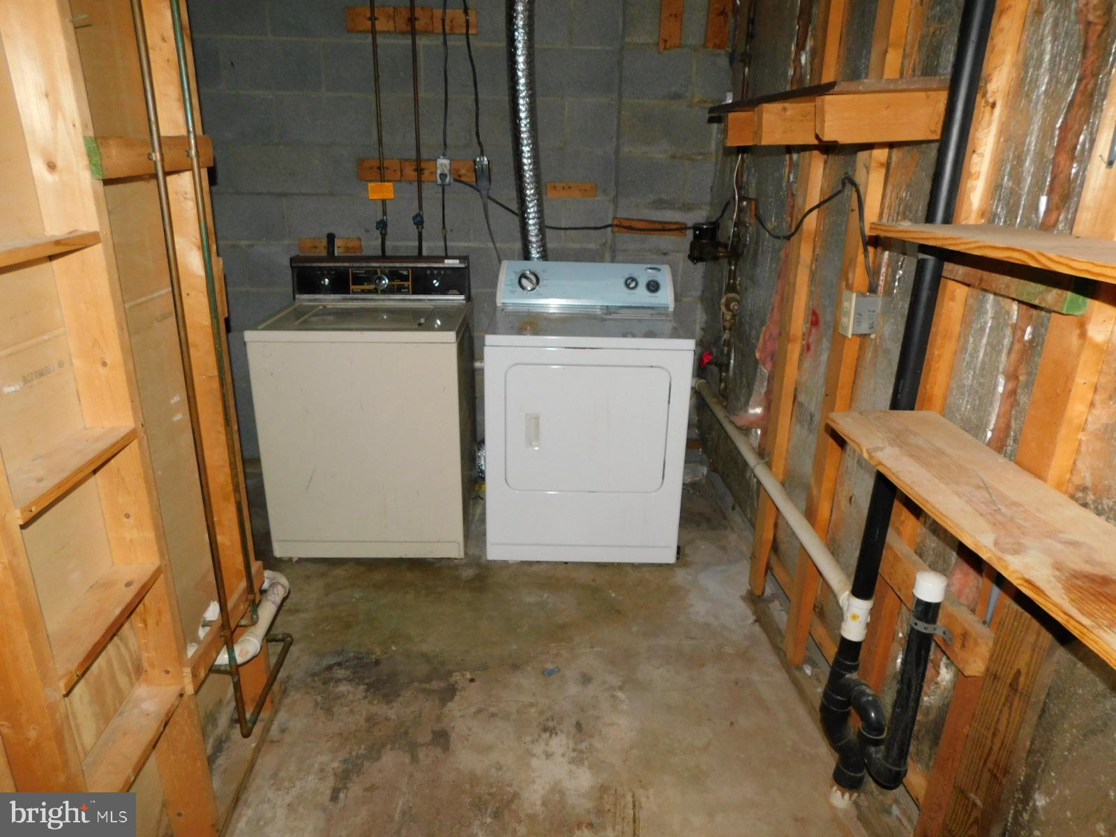 12524 Cross Ridge Way Germantown, MD 20874 - Photo 12 of 16 Laundry Area