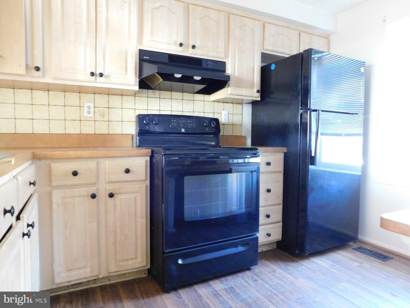 12524 Cross Ridge Way Germantown, MD 20874 - Photo 3 of 16 Kitchen