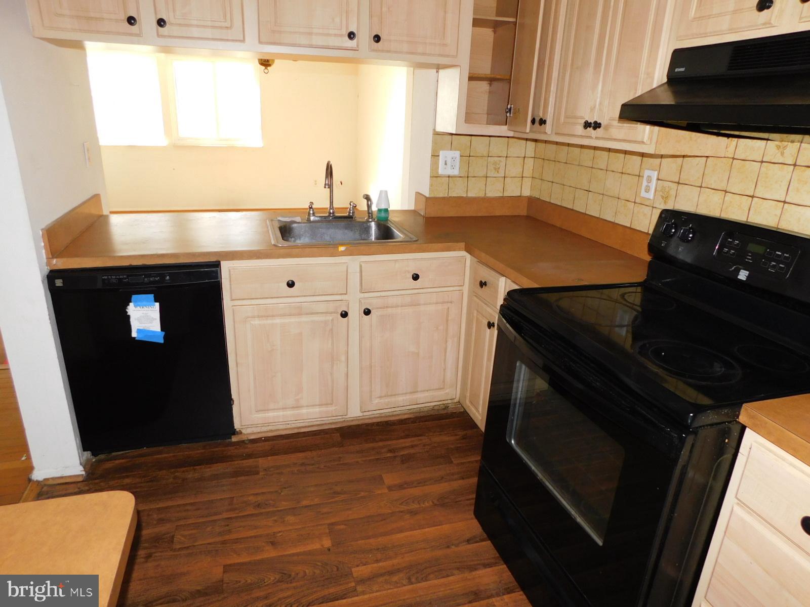 12524 Cross Ridge Way Germantown, MD 20874 - Photo 4 of 16 Kitchen
