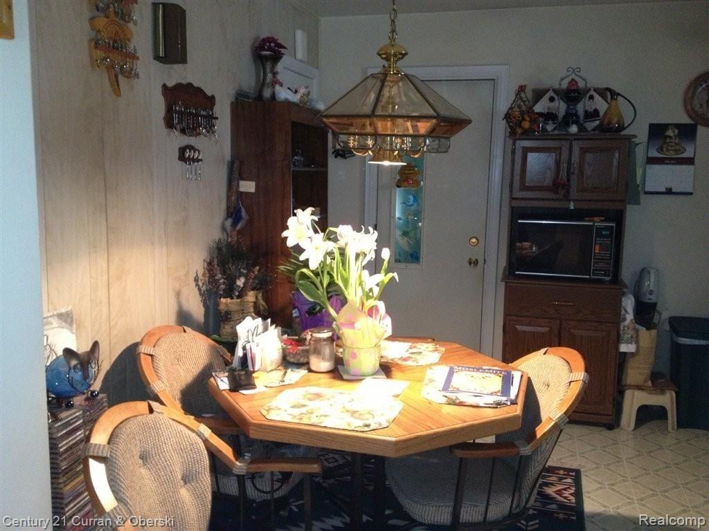 14595 Burt Road Detroit, MI 48223 - Photo 20 of 25 EAT-IN KITCHEN