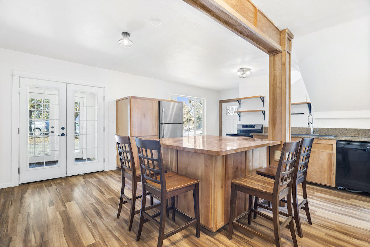 9422 Southwest Shad Road Terrebonne, OR 97760 - Photo 6 of 38 DSC03058