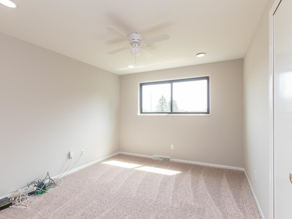 56789 Schoenherr Road Utica, MI 48315 - Photo 22 of 56 50048938-21.JPG