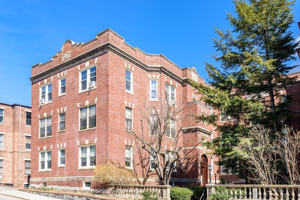 15 Short Street, Unit 4 Brookline, MA 02446 - Photo 18 of 18