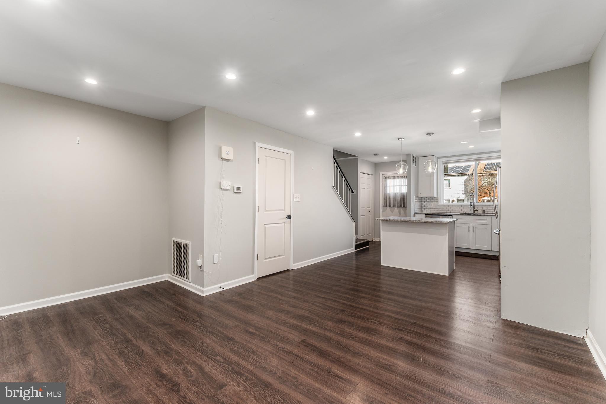 1248 Barnaby Terrace Southeast Washington, DC 20032 - Photo 5 of 32 Living Room