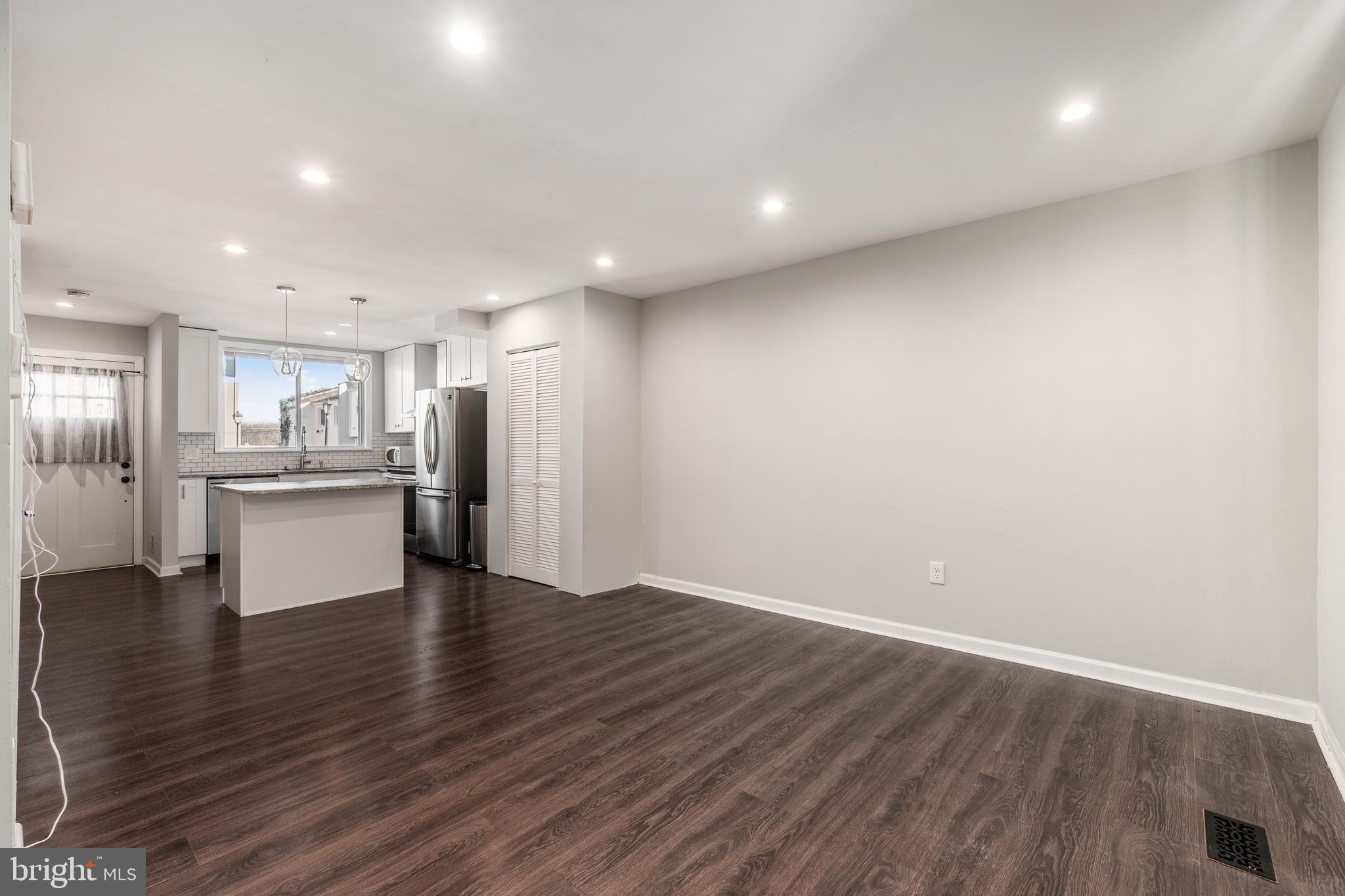 1248 Barnaby Terrace Southeast Washington, DC 20032 - Photo 6 of 32 Living Room