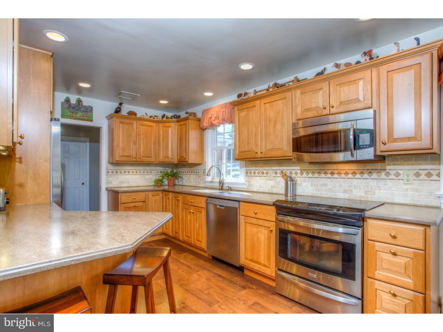911 Newtown Road Devon, PA 19333 - Photo 4 of 24 Kitchen