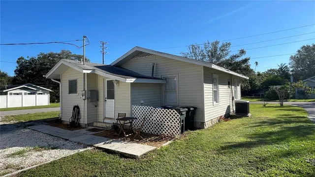$1,695 | 3503 7th Avenue West, Unit A, Bradenton, FL 34205