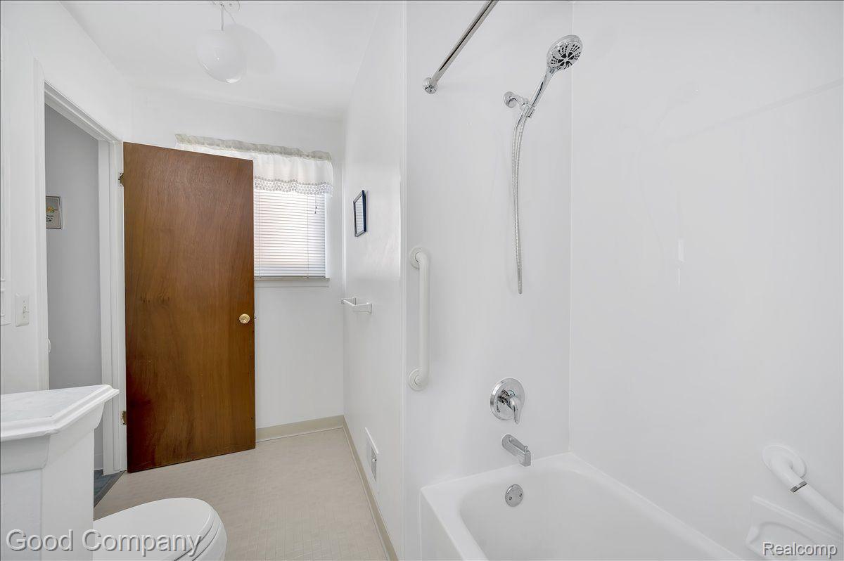 3060 Rockhaven Avenue Rochester, MI 48309 - Photo 16 of 23 Gallery Image 16