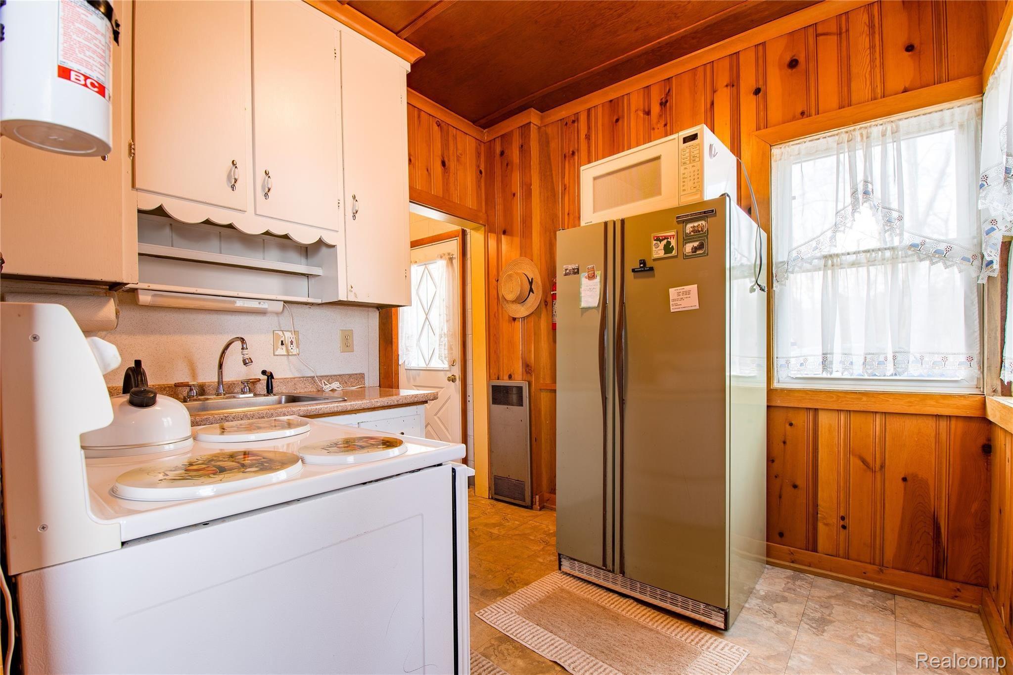 5366 Lakeshore Road Fort Gratiot, MI 48059 - Photo 13 of 19 NT4LEmgw.jpeg