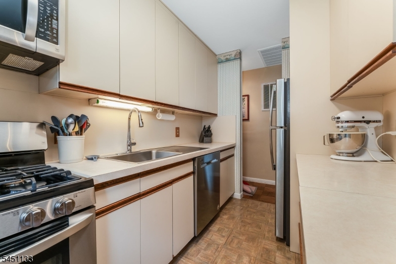 703 Rugby Road Phillipsburg, NJ 08865 - Photo 10 of 27 Gallery Image 10