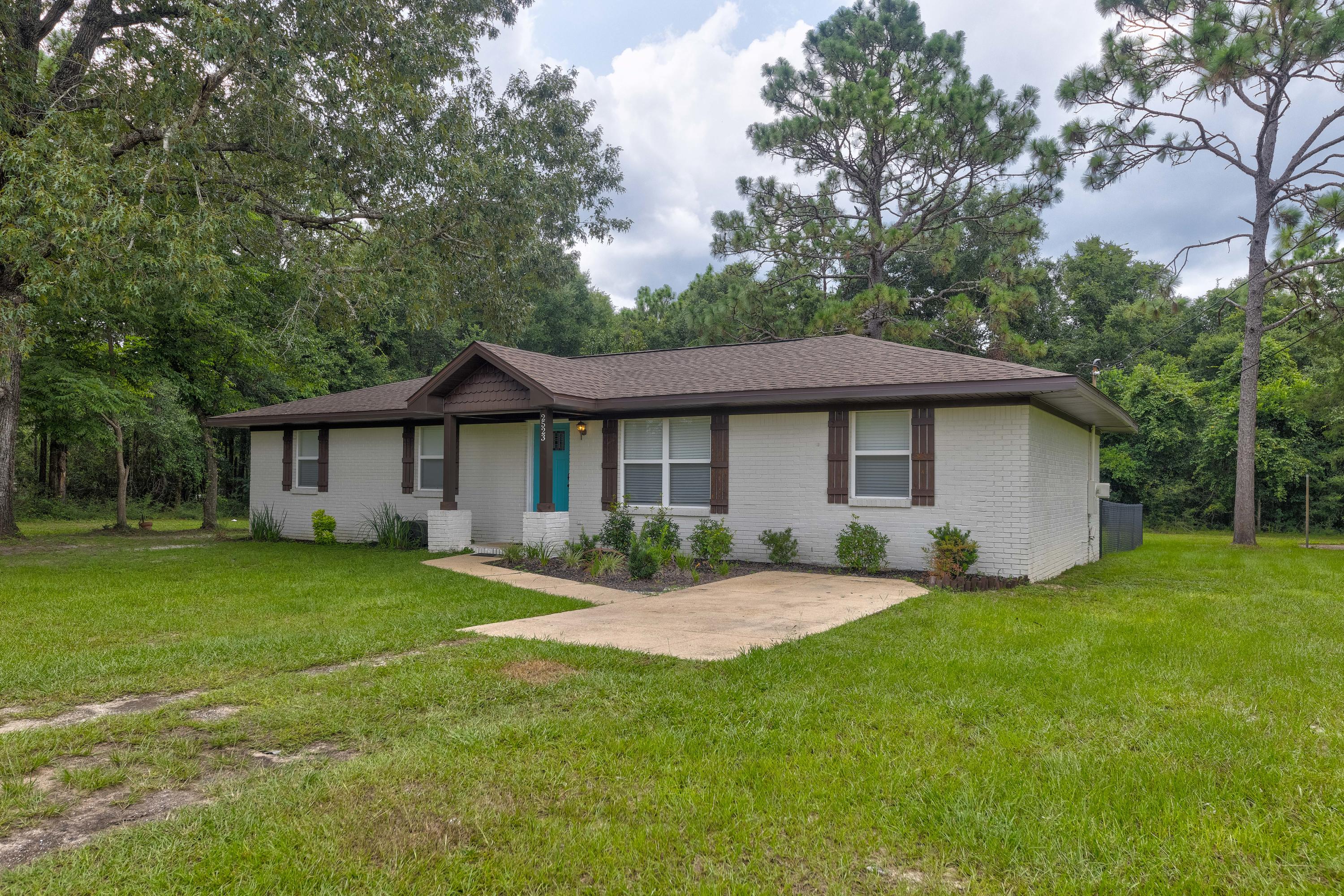 2523 Lake Silver Road Crestview, FL 32536 - Photo 2 of 23 Gallery Image 2