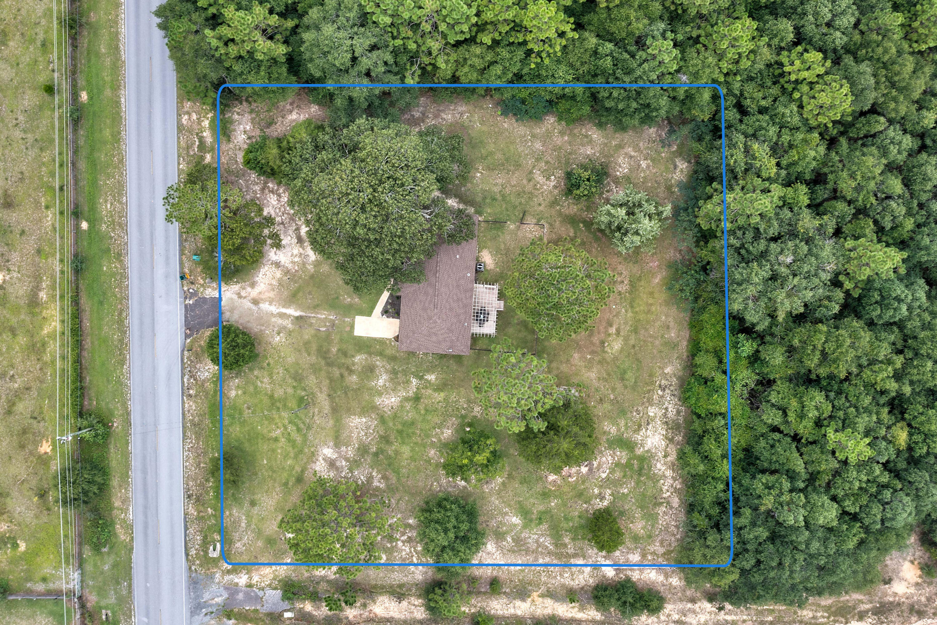 2523 Lake Silver Road Crestview, FL 32536 - Photo 4 of 23 Gallery Image 4