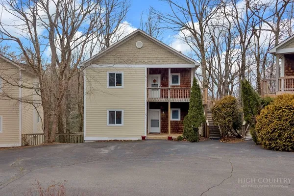 $425,000 | 164 Evergreen Springs Court, Unit 201, Blowing Rock, NC 28605