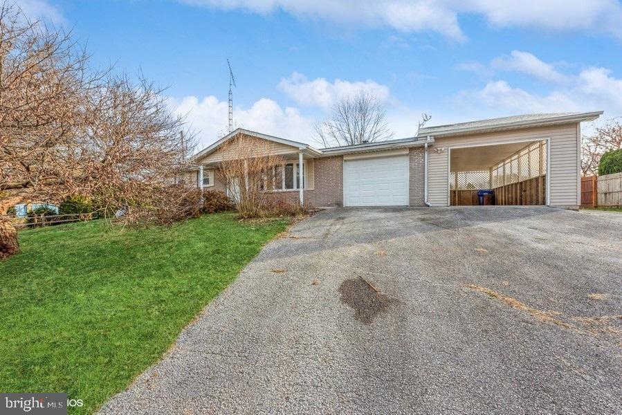 835 Bowers Bridge Road Manchester, PA 17345 - Photo 2 of 15