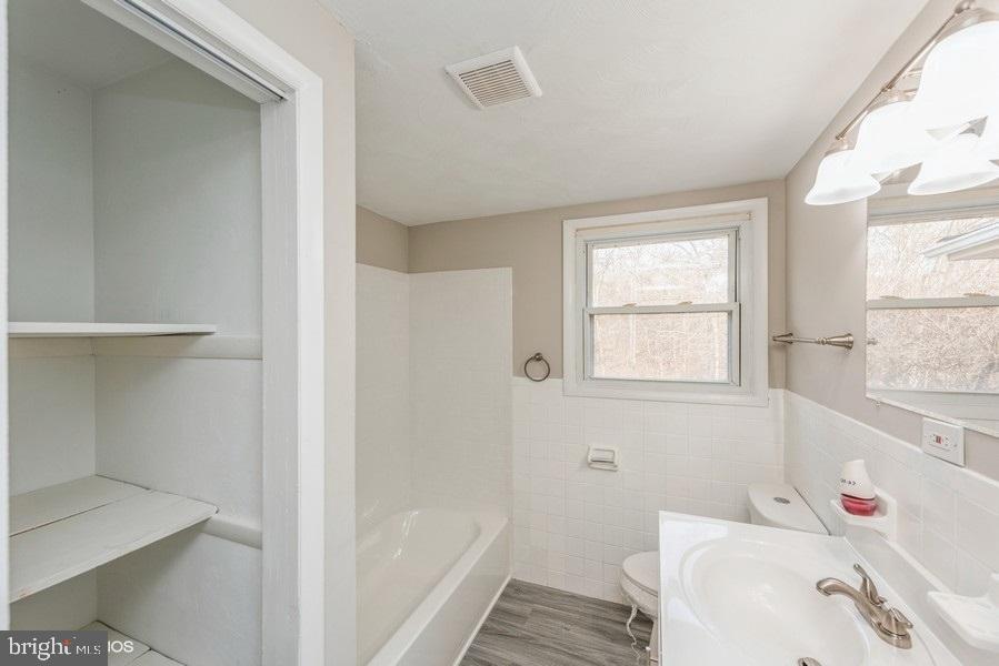 835 Bowers Bridge Road Manchester, PA 17345 - Photo 9 of 15