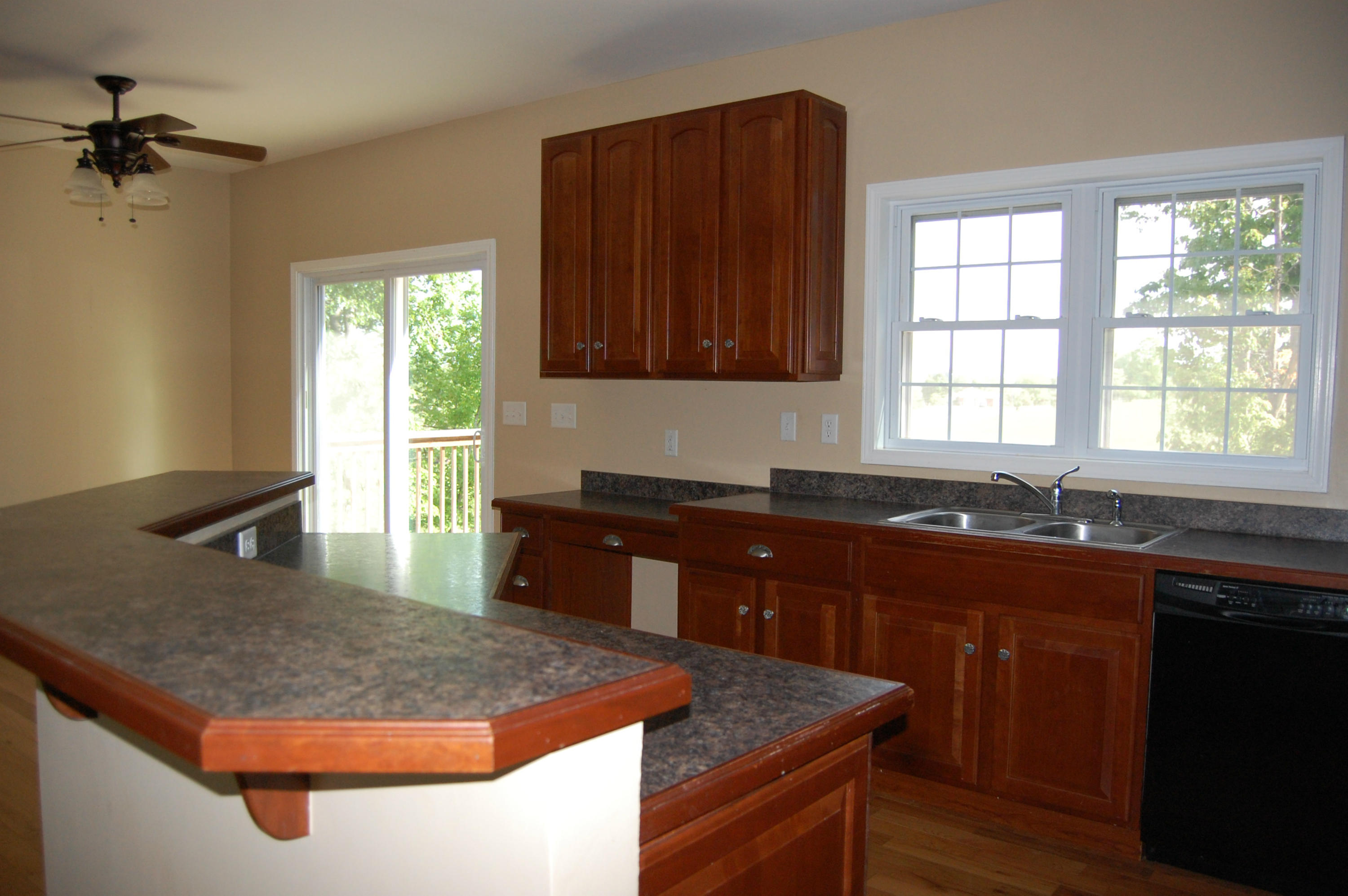 4694 Meadors Spur Road Moneta, VA 24121 - Photo 6 of 25 Spacious Kitchen w/beautiful cabinets
