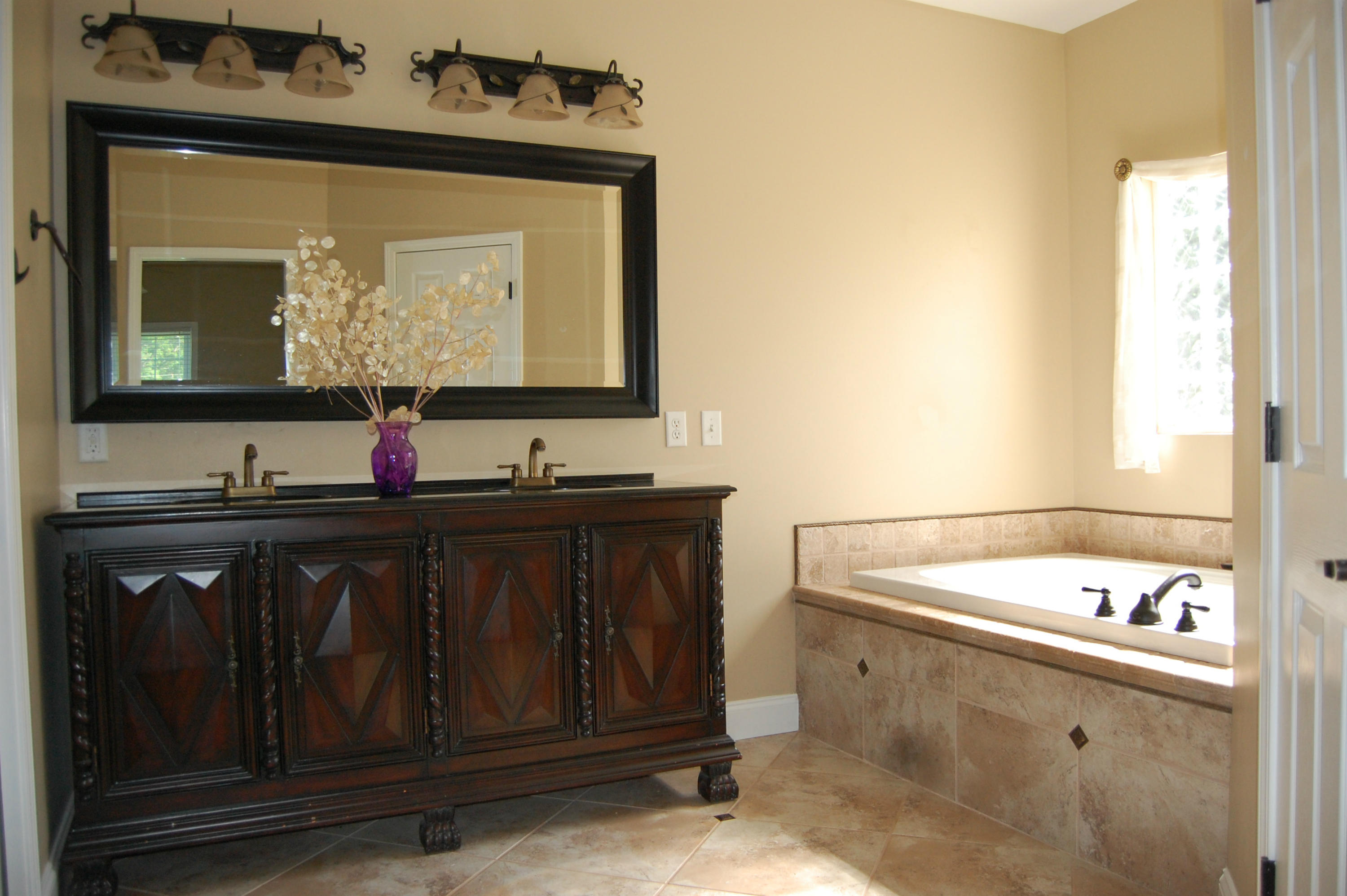4694 Meadors Spur Road Moneta, VA 24121 - Photo 9 of 25 Grand Master Bathroom