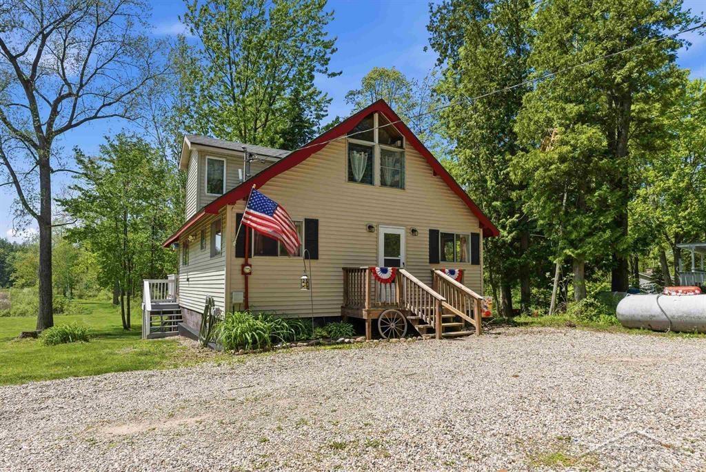 2710 South Whitney Beach Road Beaverton, MI 48612 - Photo 7 of 45
