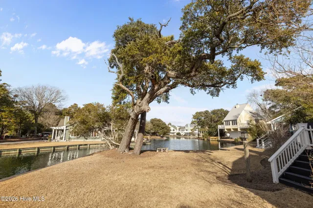 $820,000 | 214 Sandfiddler East, Emerald Isle, NC 28594