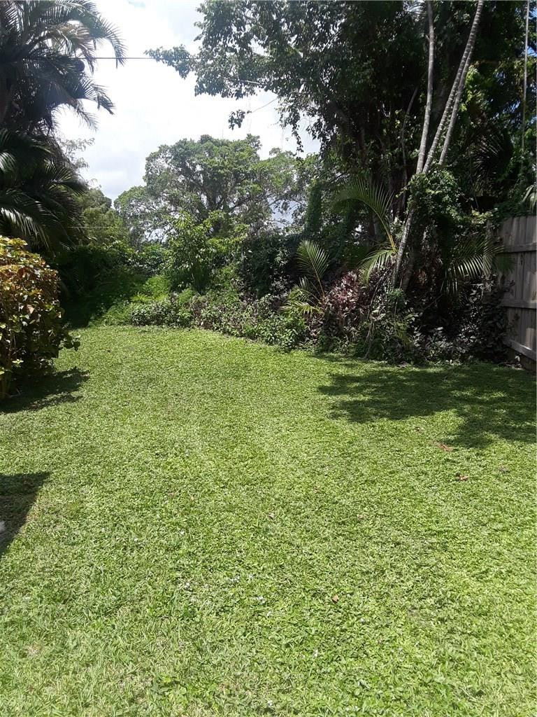 21177 Escondido Way Boca Raton, FL 33433 - Photo 5 of 16 Beautiful yard