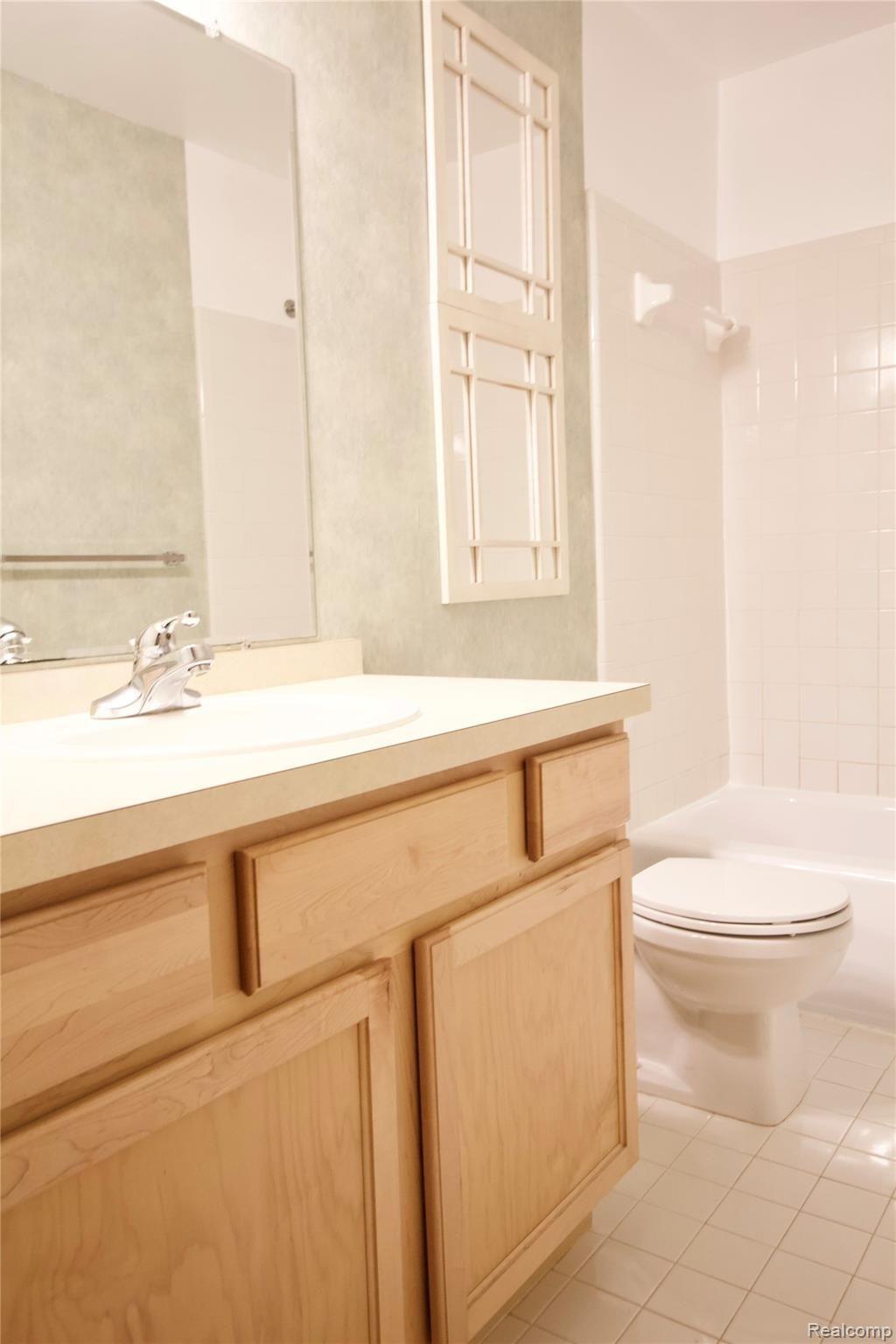 436 Romeo Road, Unit 314 Rochester, MI 48307 - Photo 8 of 15 fullsizeoutput_6db.jpeg