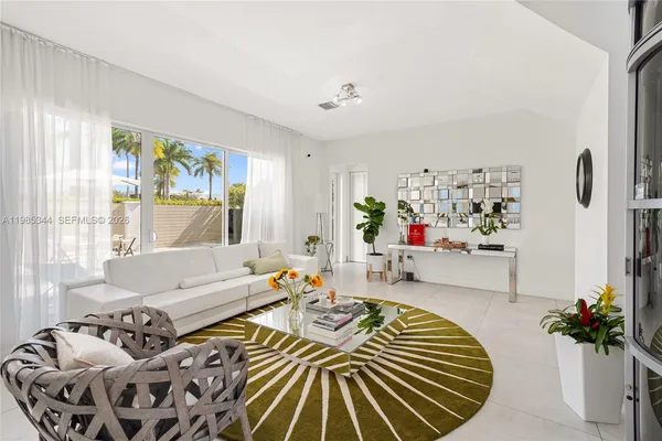 $1,997,500 | 7515 Northwest 99 Avenue, Doral, FL 33178