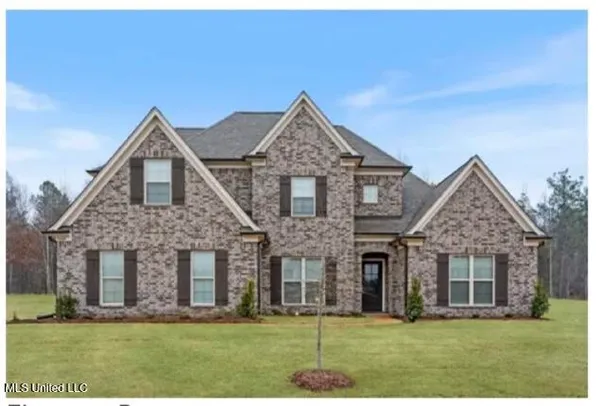 $473,300 | 5404 Hazelwood Drive, Lake Cormorant, MS 38641