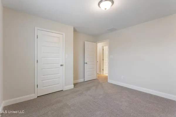 $473,300 | 5404 Hazelwood Drive, Lake Cormorant, MS 38641