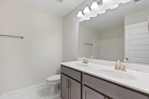$473,300 | 5404 Hazelwood Drive, Lake Cormorant, MS 38641