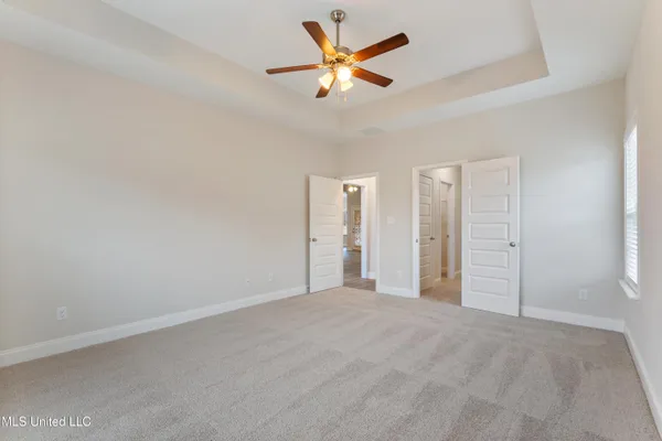 $473,300 | 5404 Hazelwood Drive, Lake Cormorant, MS 38641