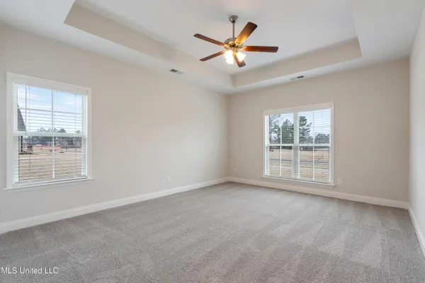 $473,300 | 5404 Hazelwood Drive, Lake Cormorant, MS 38641