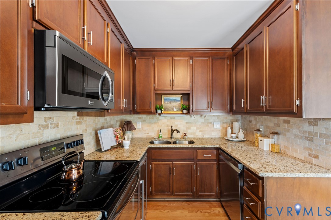 300 North Ridge Road, Unit 97 Henrico, VA 23229 - Photo 20 of 35 Galley-styled kitchen
