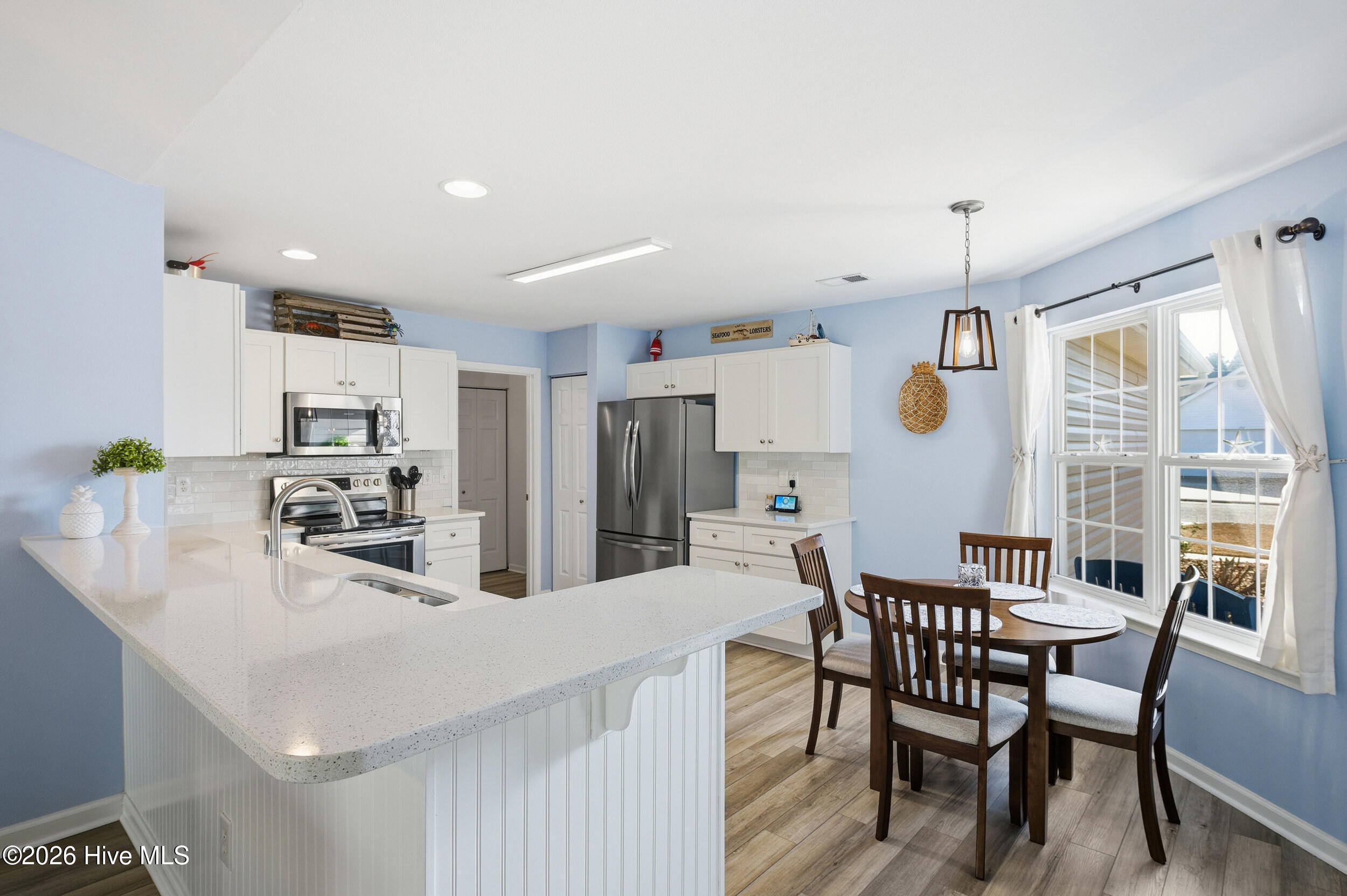 952 Wyndfall Drive Southwest Sunset Beach, NC 28468 - Photo 5 of 42 Kitchen/Quartz countertops